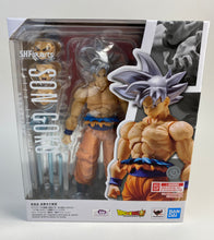 Load image into Gallery viewer, S.H.Figurearts - DragonBall Super - Super Son Goku Ultra Instinct (Reissue)