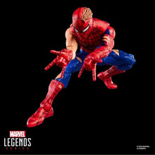 Load image into Gallery viewer, Marvel Legends x Magic the Gathering - Battle-Damaged Spiderman &amp; Card