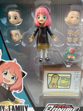 Load image into Gallery viewer, Total Anime - Spy x Family - Anya Forger